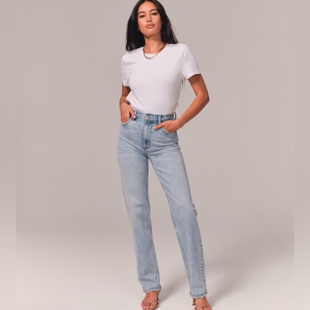 Abercrombie 33L Ultra High Rise 90s Straight Jeans Vintage Light Blue